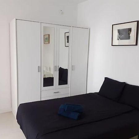 דירות גרנדה Cosy Flat / Literally At The Foot Of Alhambra מראה חיצוני תמונה