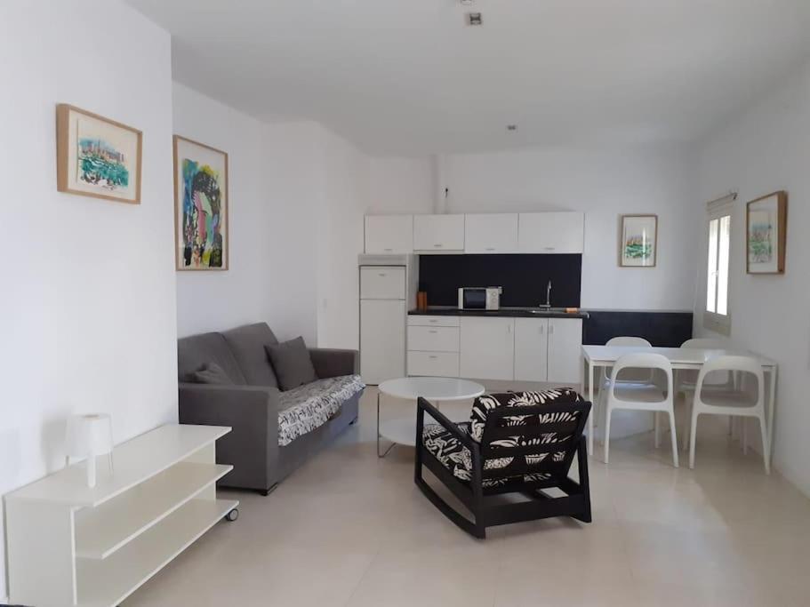 דירות גרנדה Cosy Flat / Literally At The Foot Of Alhambra מראה חיצוני תמונה